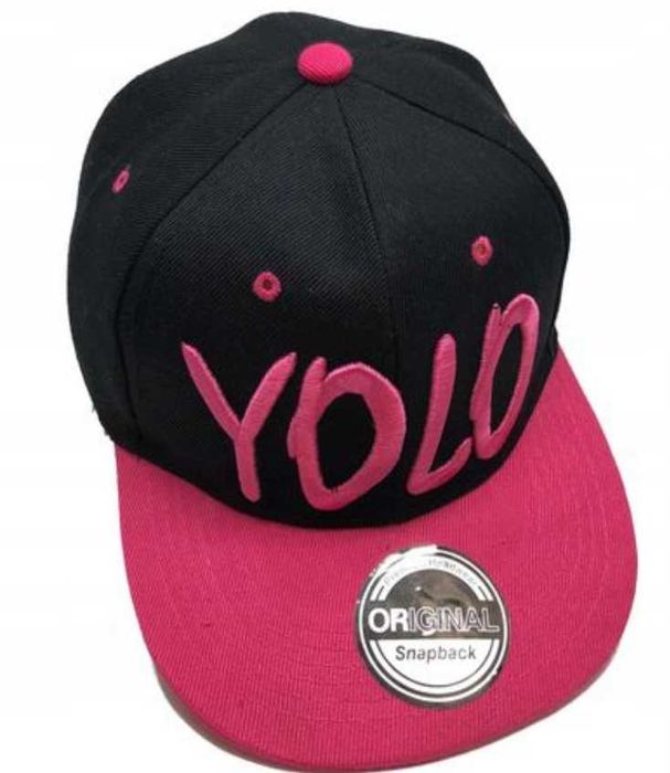 Czapka z daszkiem snapback YOLO