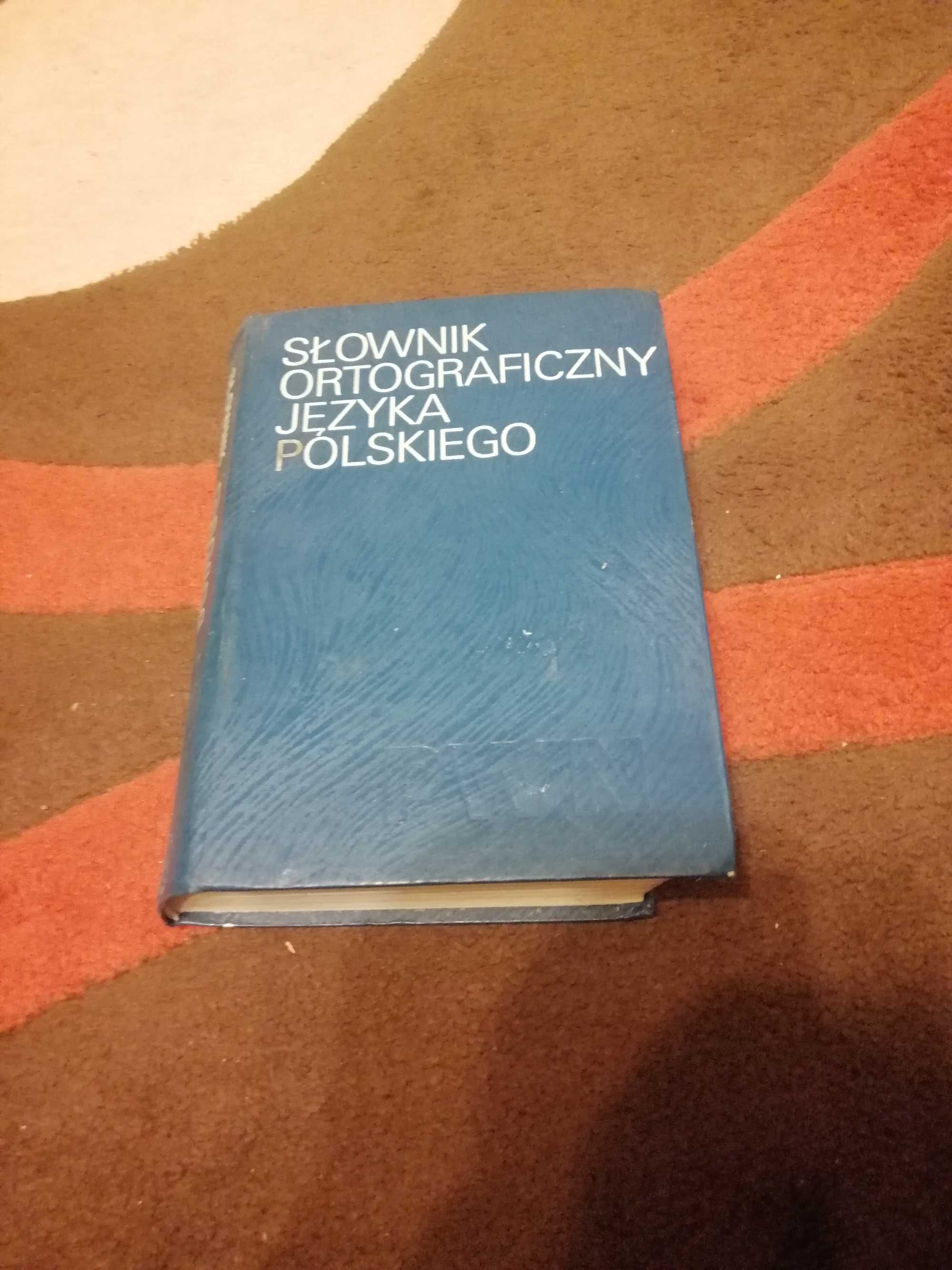 Słownik ortograficzny języka polskiego wraz z zasadami pisowni.