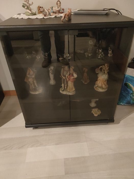 Vitrine com portas vidro