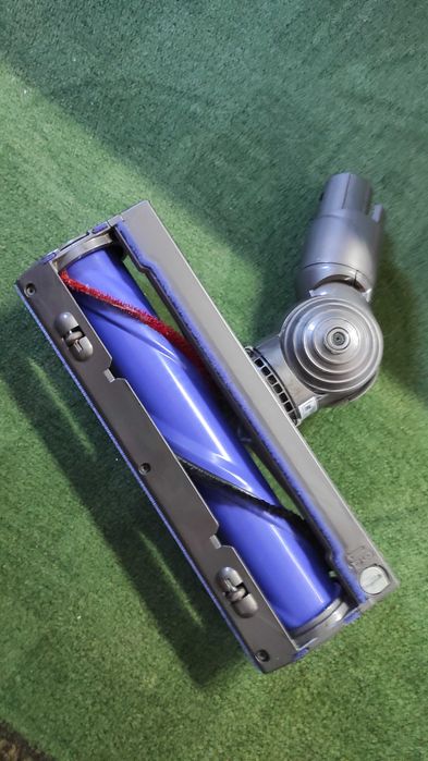 Універсальна моторизована турбощітка Dyson V6
