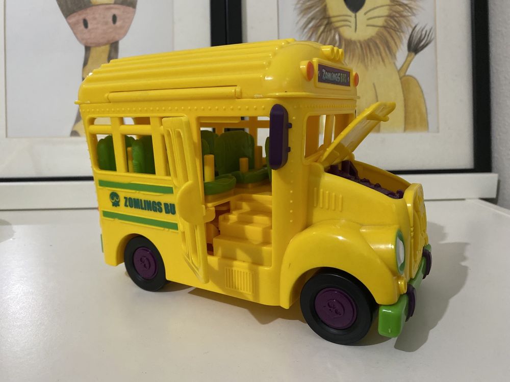 Zomlings Crazy School Bus