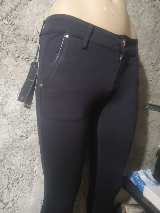 Spodnie wyprzedaż 25 zł cena obowiązuje tylko przez weekend model 3