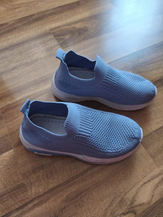 Sneakersy niebieskie rozmiar 33