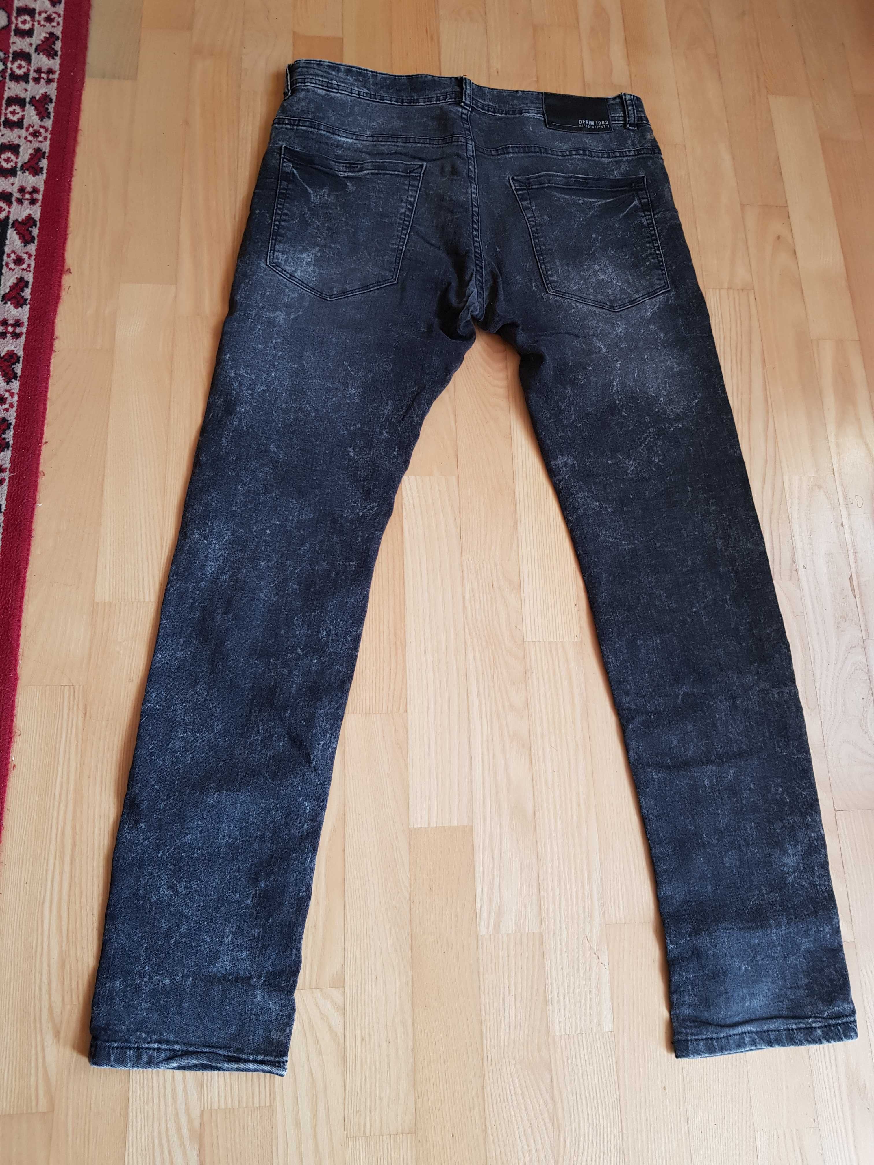 Spodnie jeans czarne