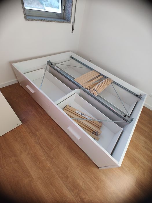 Cama c/arrumação, branca, 140x200 cm
