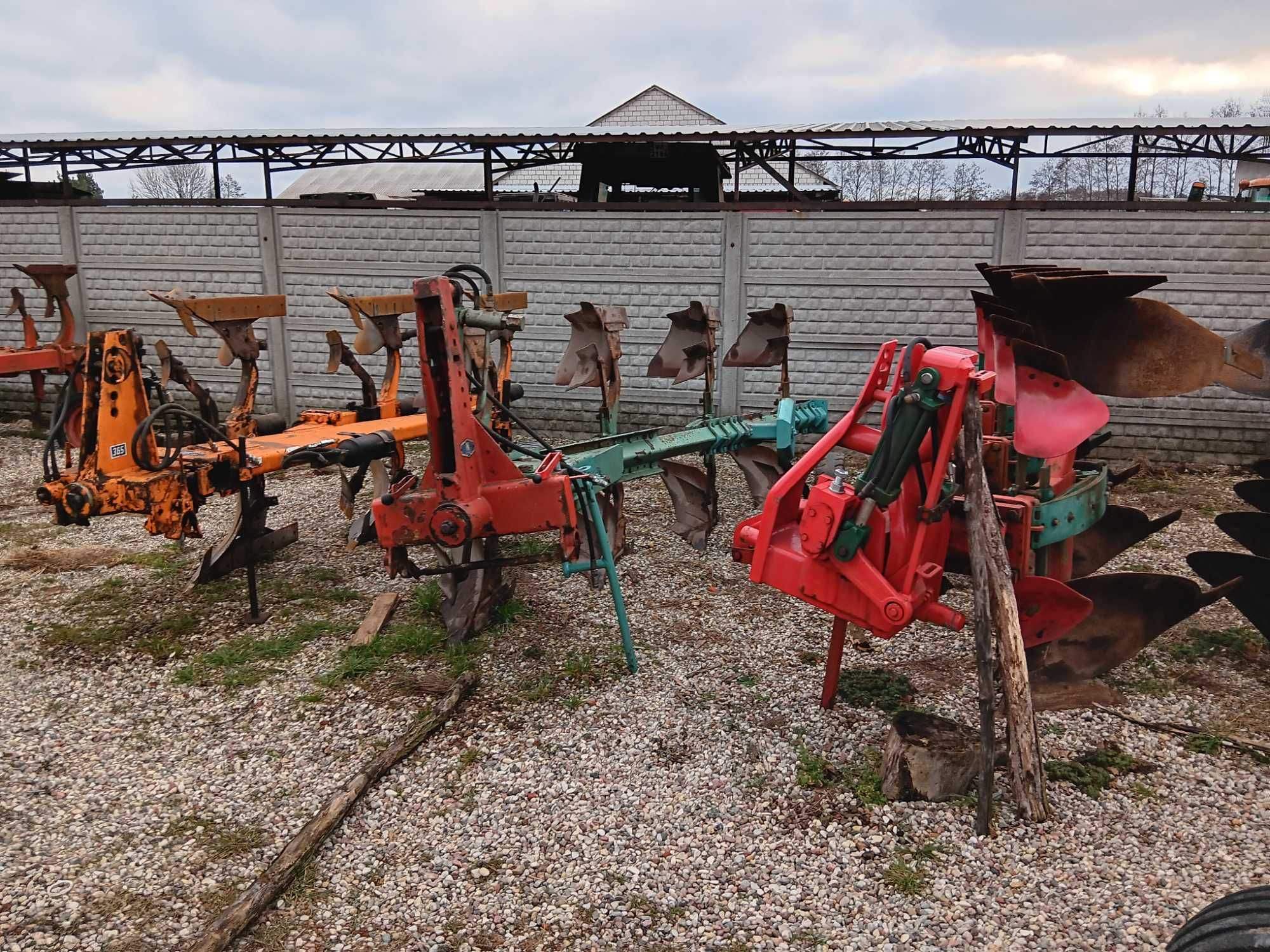 Plug plugi 3-4-5 skibowe obrtowe kverneland kuhn 15 szt