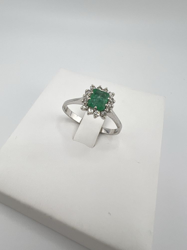 Pierscionek zloty szmaragd i diamenty