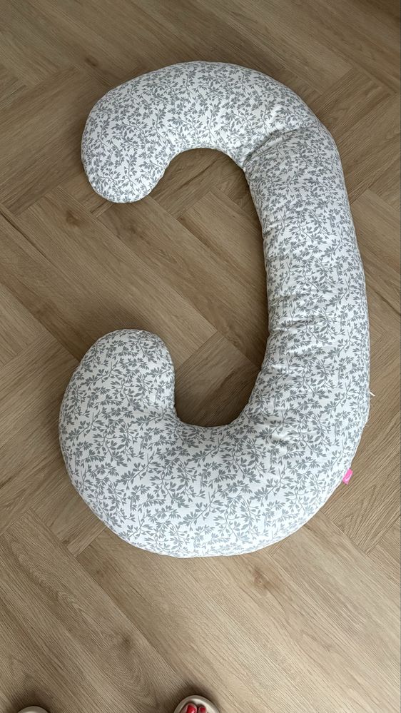 Motherhood, poduszka ciążowa, kojec
