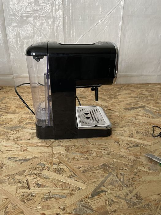 Кавоварка еспресо-машина Klarstein Espressionata Gusto чорна