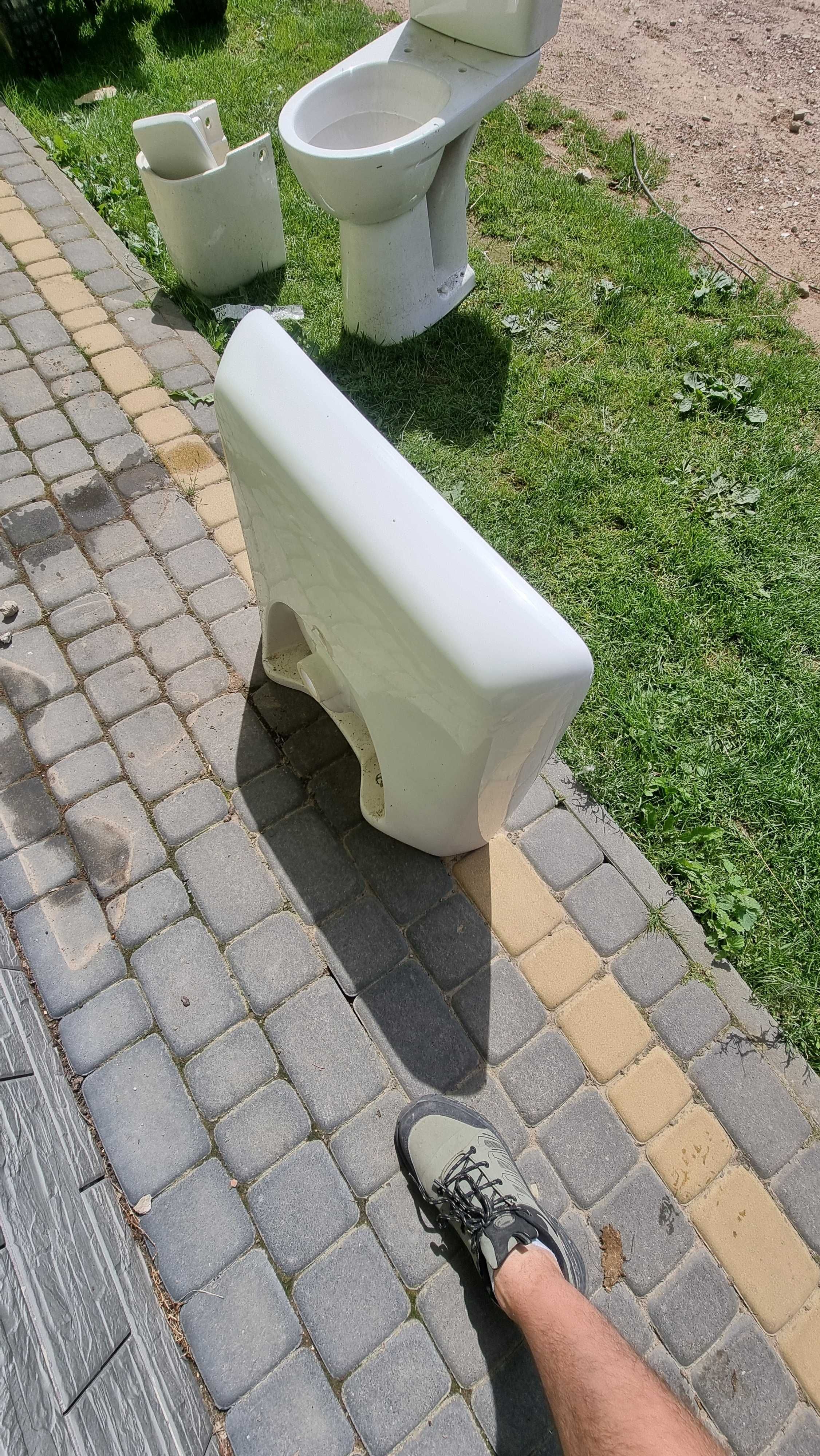 Umywalka łazienkowa nablatowa kolo 65x55 – NOWA, nieużywana.