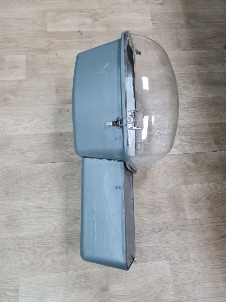 Lampa, oprawa uliczna OUS 150 po naprawie