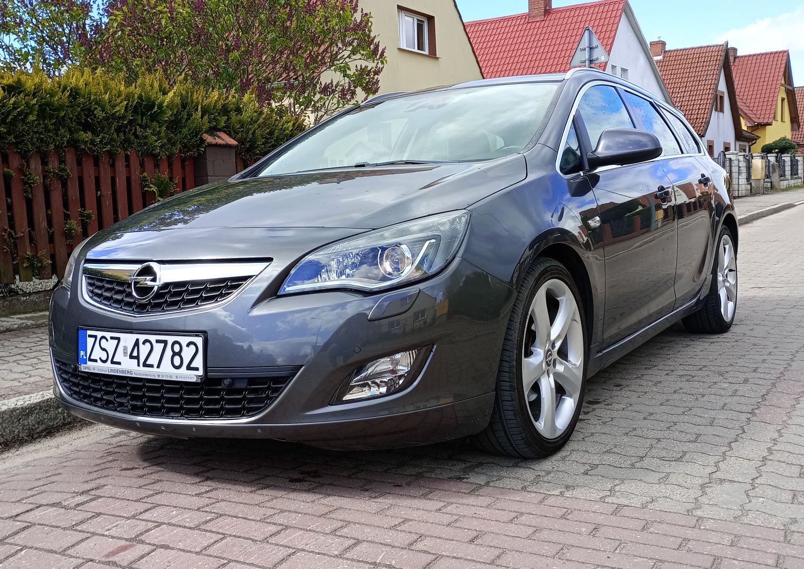 Opel Astra J 2.0 CDTI 2011r euro 6