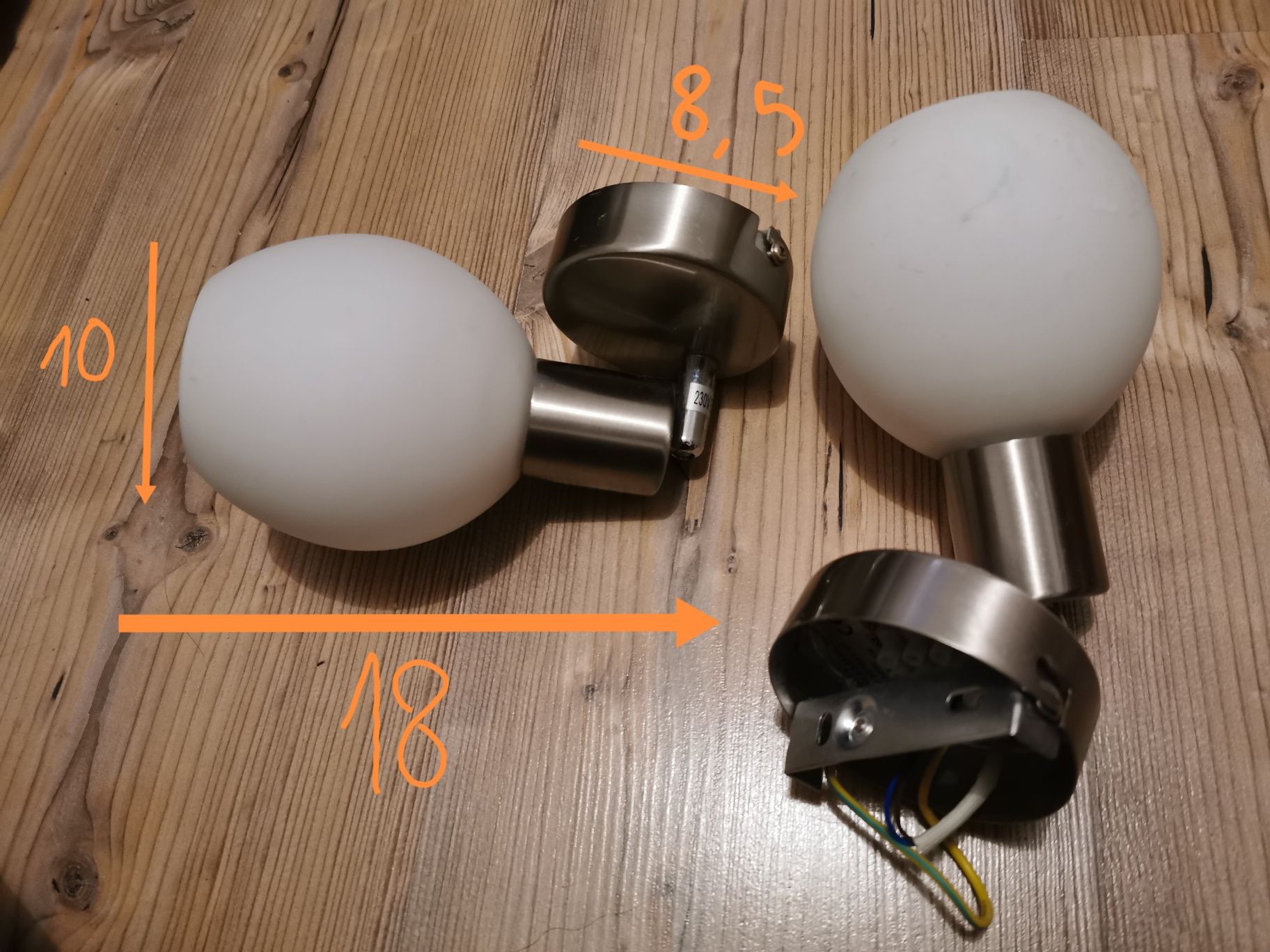 Dwie lampy / kinkiety