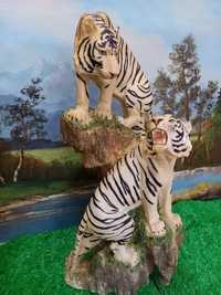 Figurka dwóch tygrysów