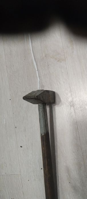 Молоток забивати цвяхи