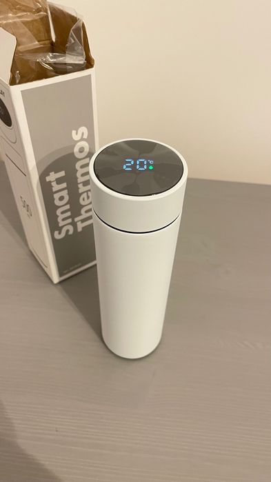 Nowy Smart Termos z wyświetlaczem temperatury LED 500 ml