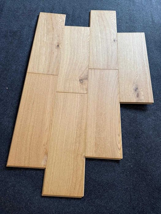 podłoga dębowa hybrydowa 10,5x200x568 – Lakier