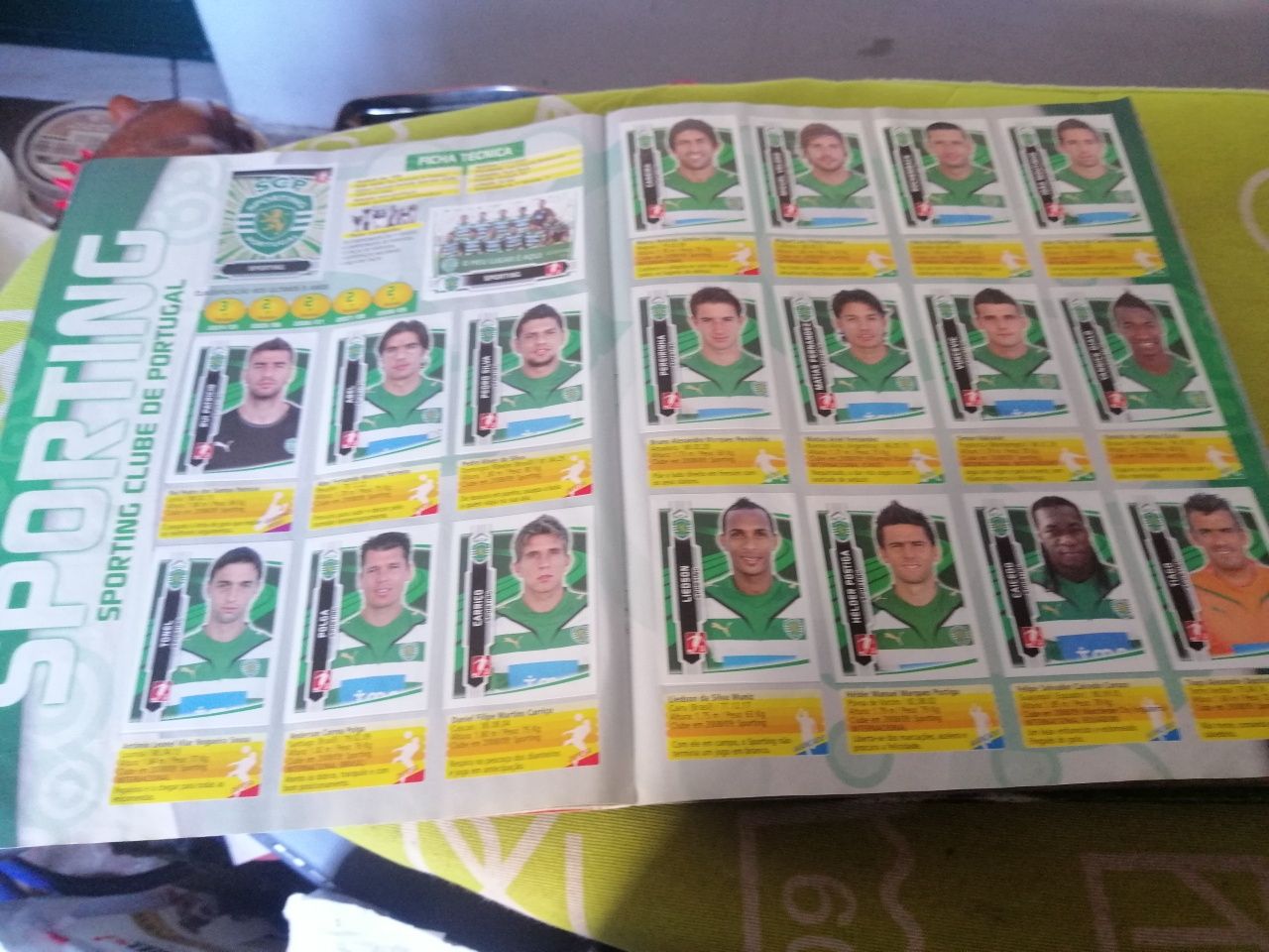 Caderneta de cromos de futebol