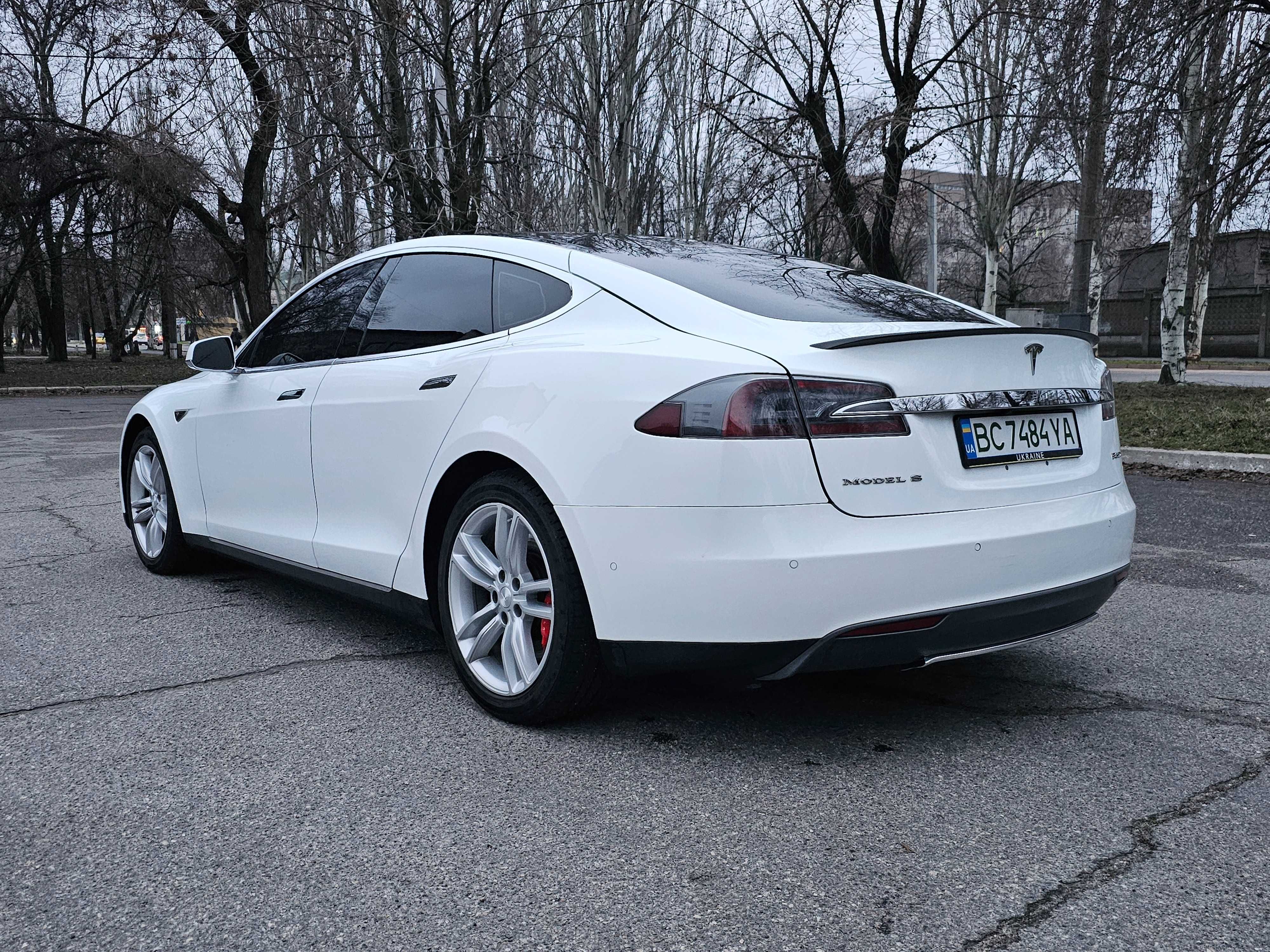 Tesla Model S P85D 2014 Можливий обмін