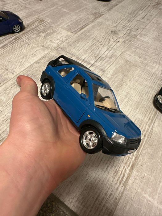Land Rover Freelander 1/24 Burago