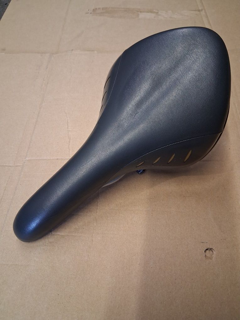Siodełko siadło Fizik Wing Flex włoska ręczna robota handmade in Italy