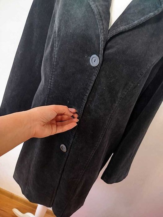 Naf Naf czarny sztruksowy płaszczyk