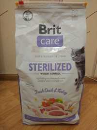 Сухий корм для котів качка Brit Care Sterilized Weight Control Duck