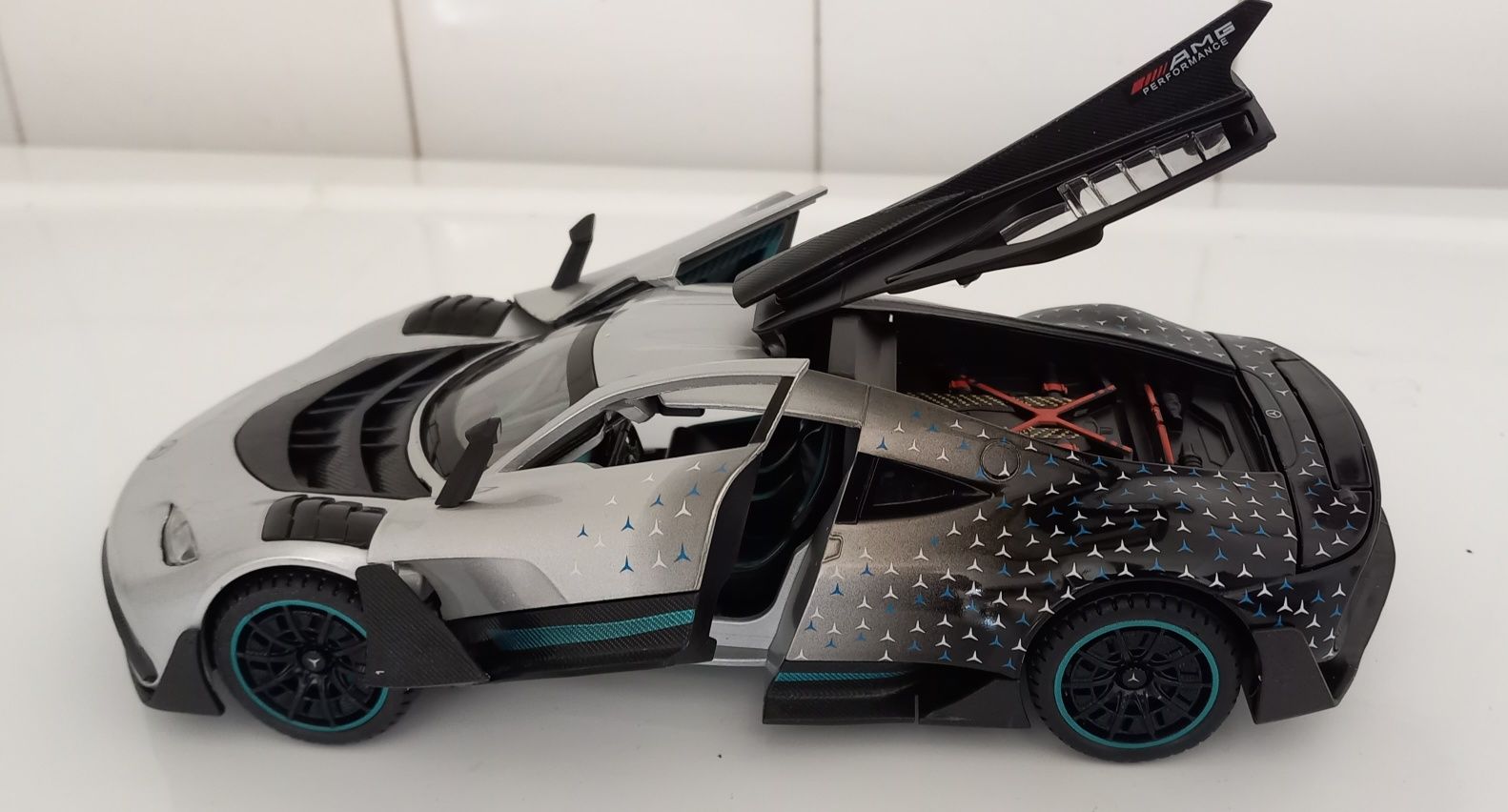 Miniatura Mercedes AMG One