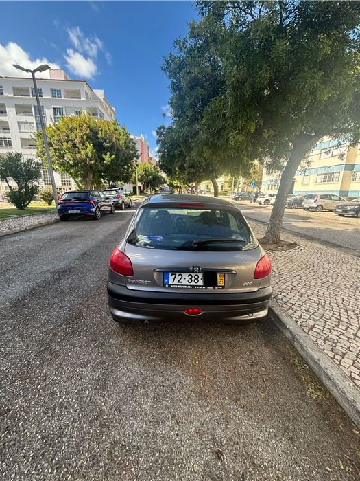 Peugeot 206 – Apenas 14.500 km