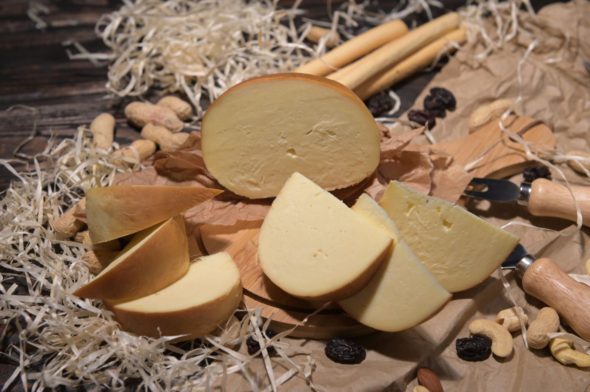 Моцарелла, Бринза (імірулі), Сулугуні