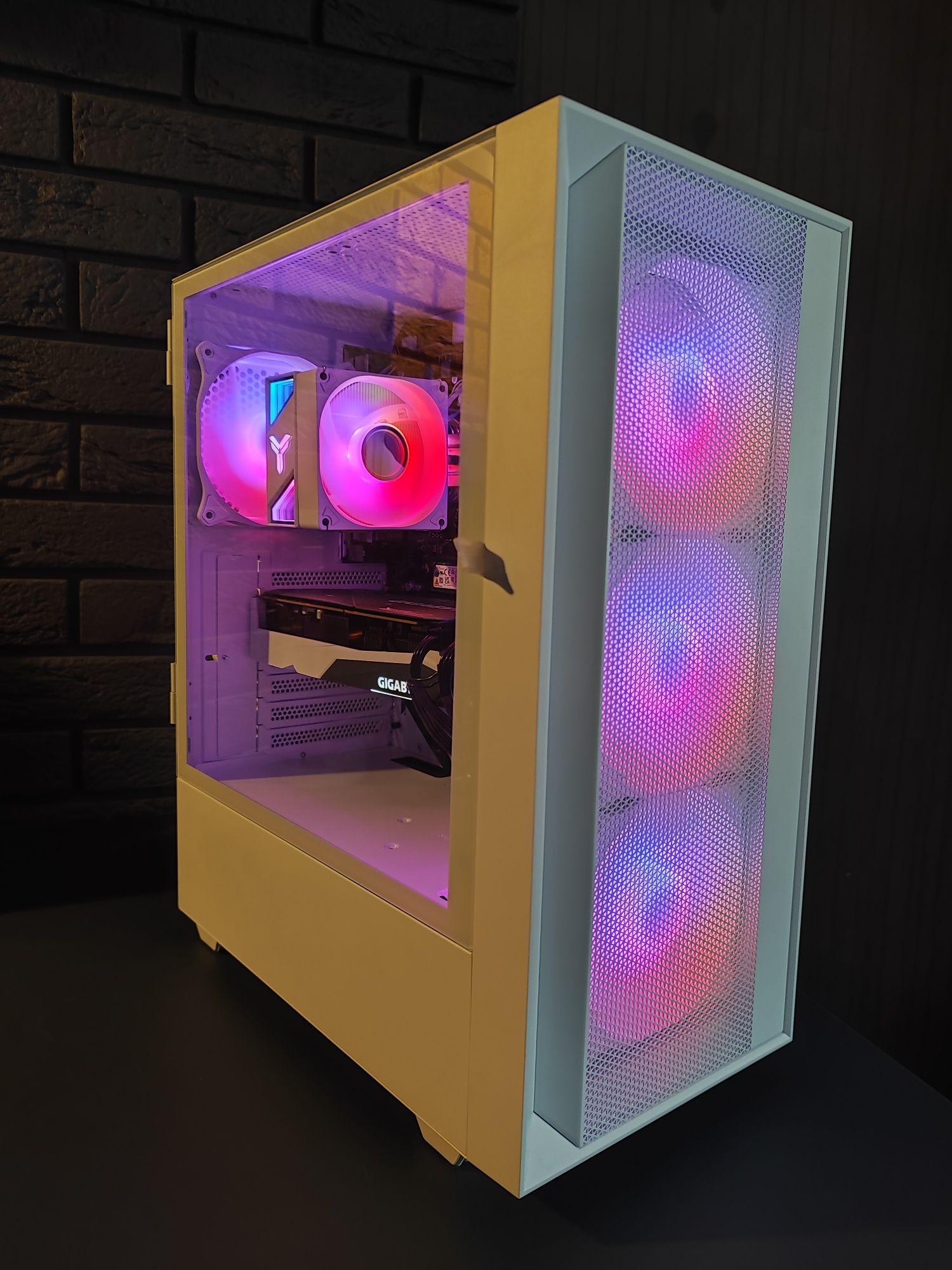 Komputer Gamingowy - RTX 3070 | Ryzen 5 | 32 GB RAM | 1 TB SSD M2
