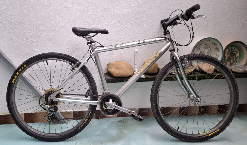 Bike Alumínio 21 velocidades .  Shimano