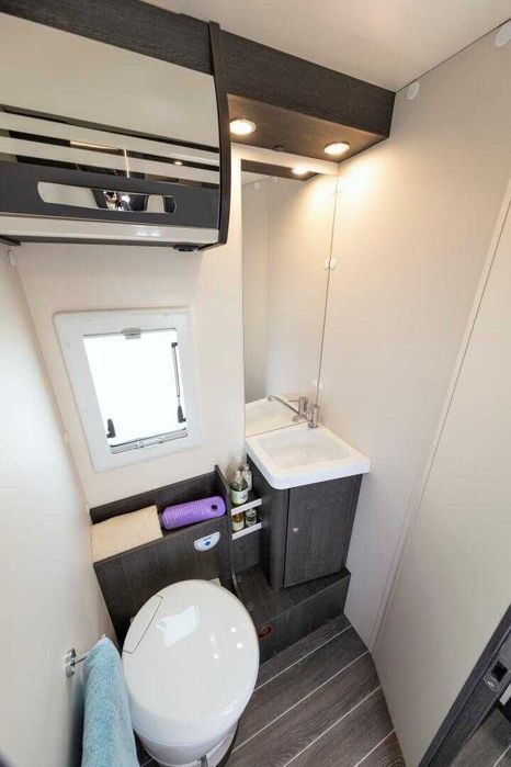 Wynajem Kampera Roller Team 5 osób rok 2025 wersja ZIMOWA!