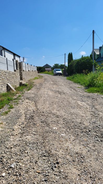 Продається ділянка на 2 заїзди