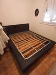 Cama grande de casal