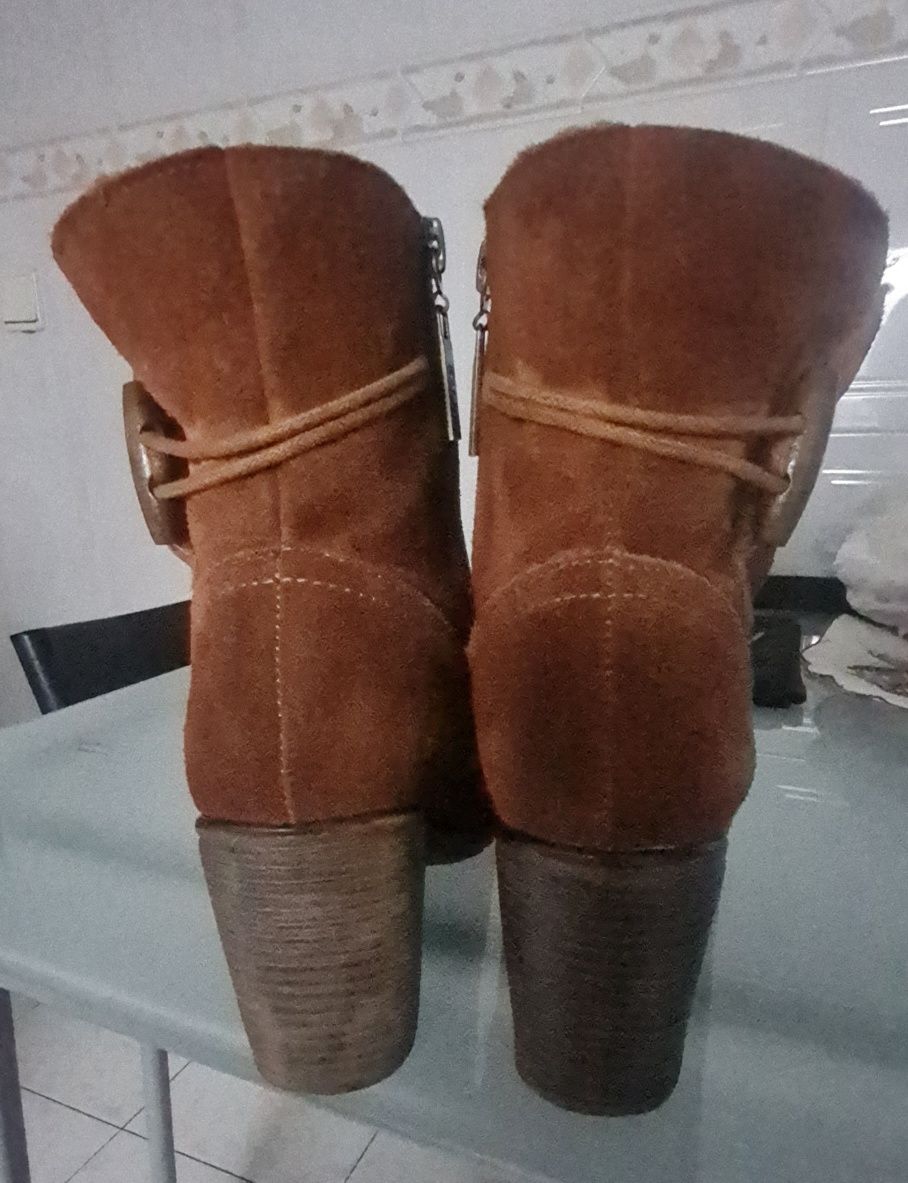 Botas de senhora camursa