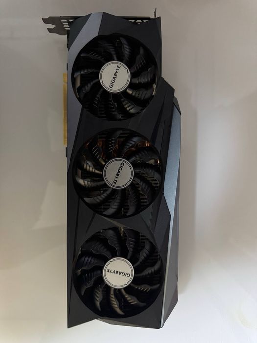 Продам видеокарту Gigabyte rtx 3090 24gb