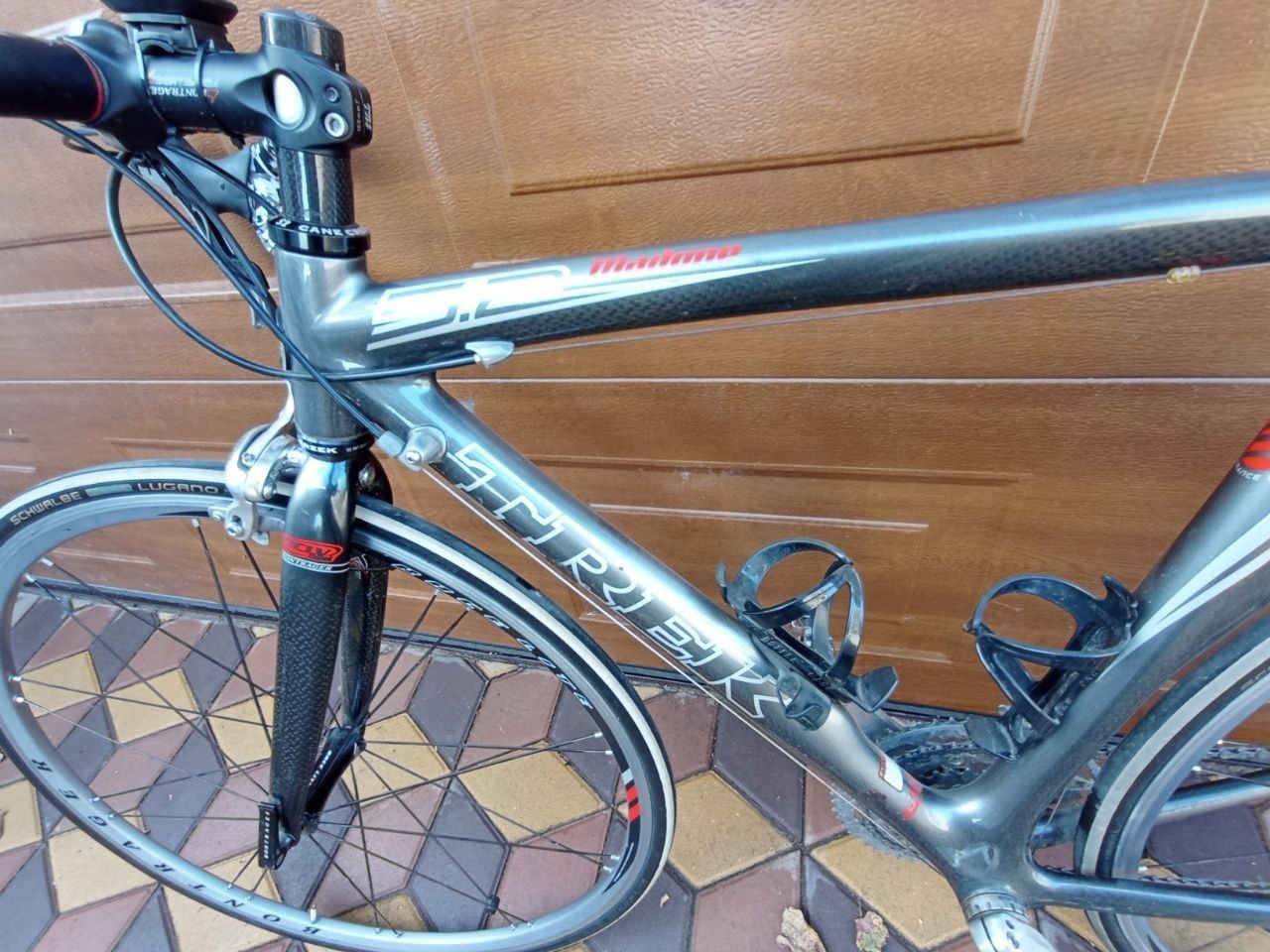 Продам карбоновый шоссейный велосипед Trek Madonna 5.2