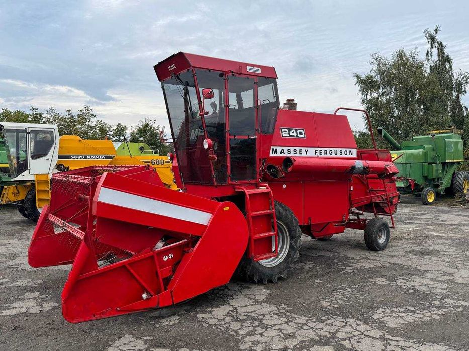 Свіжопривезений комбайн massey ferguson 240 claas,john deere Норвегія