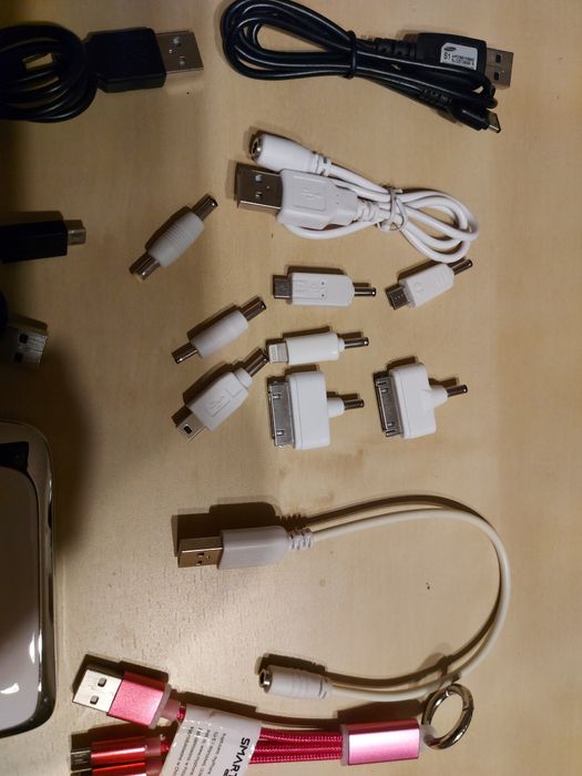 PowerBank 3000 mAh + rózne kable
