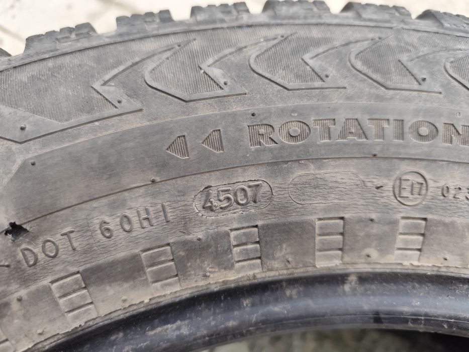 Шини покришки скати 225 65 17 NOKIAN HAKKAPELIITTA 5