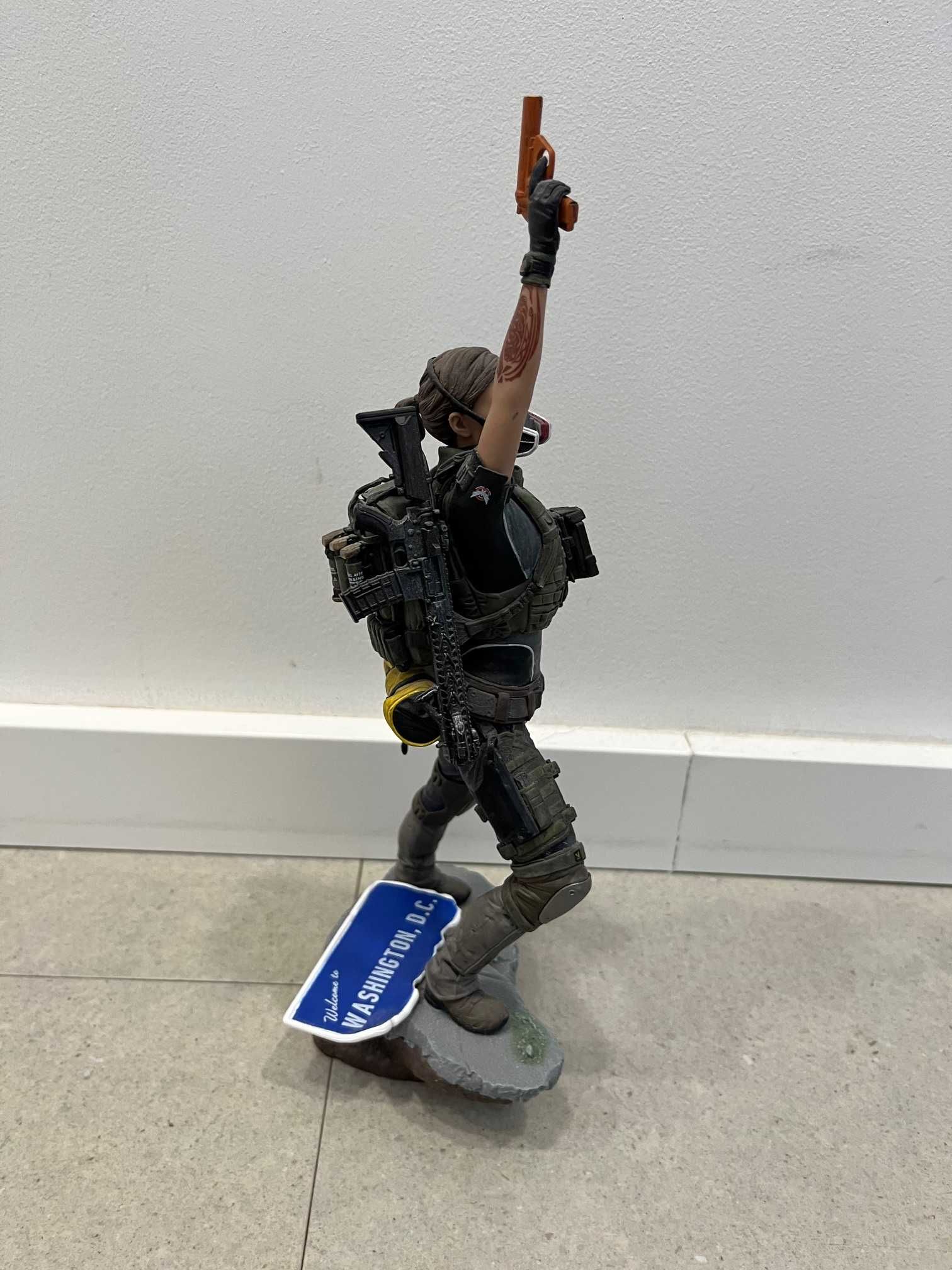 The Division 2 Dark Zone - gra w zestawie z bonusami i figurka