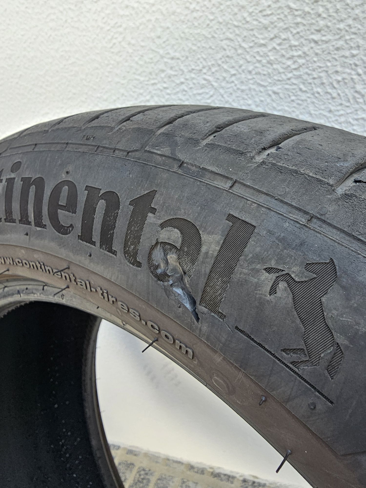 Pneus Continental Sport Contact 5 235/50R19