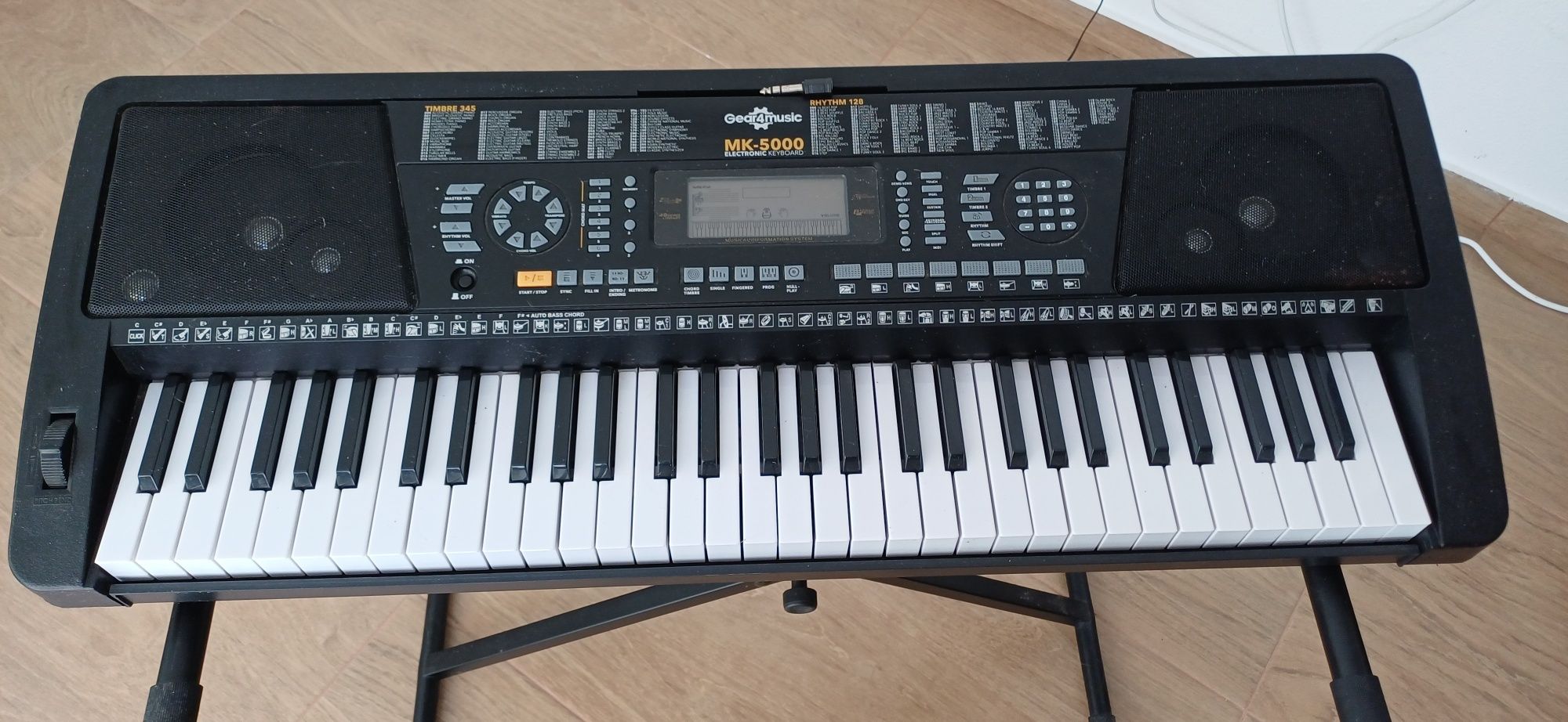 Órgão MK-5000 com suporte