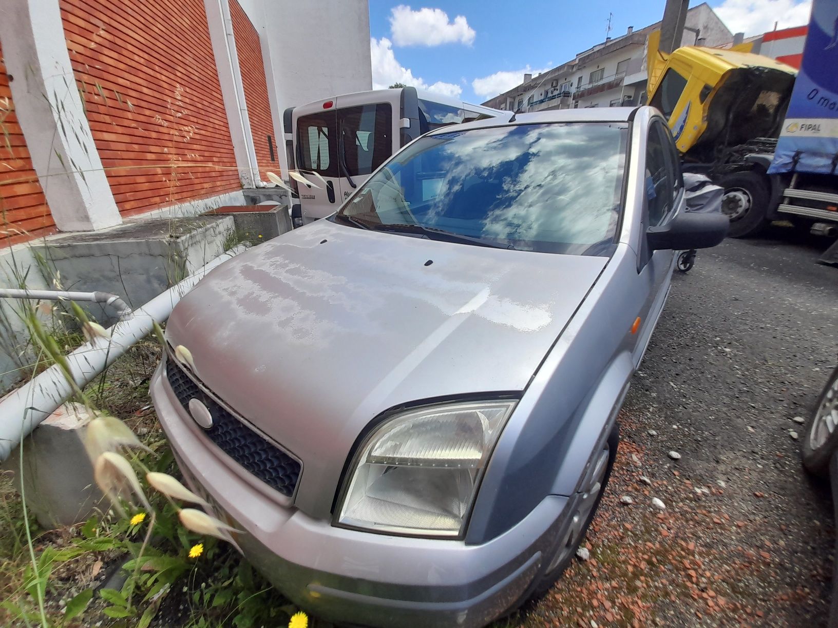 Vende-se Ford Fusion 2004 Caixa Automatica  1.4 D.c.i para peças