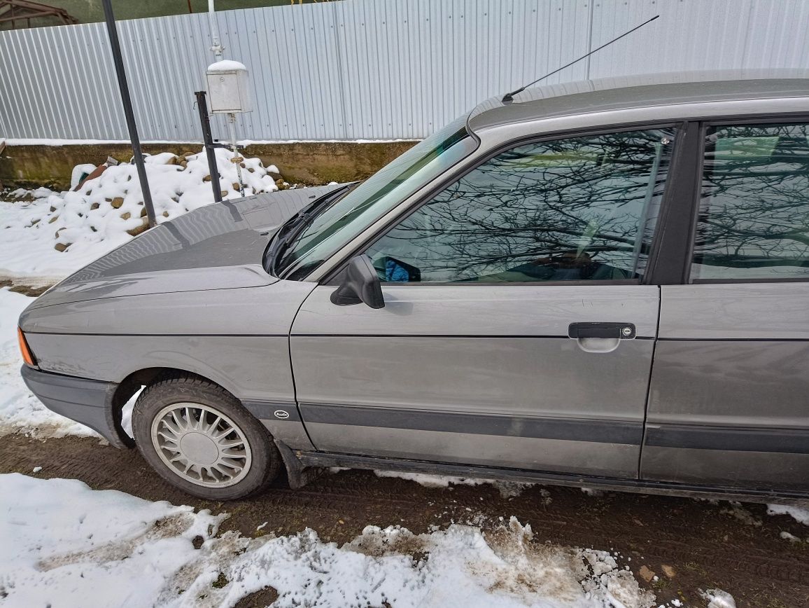 Audi 80 1.8 бензин