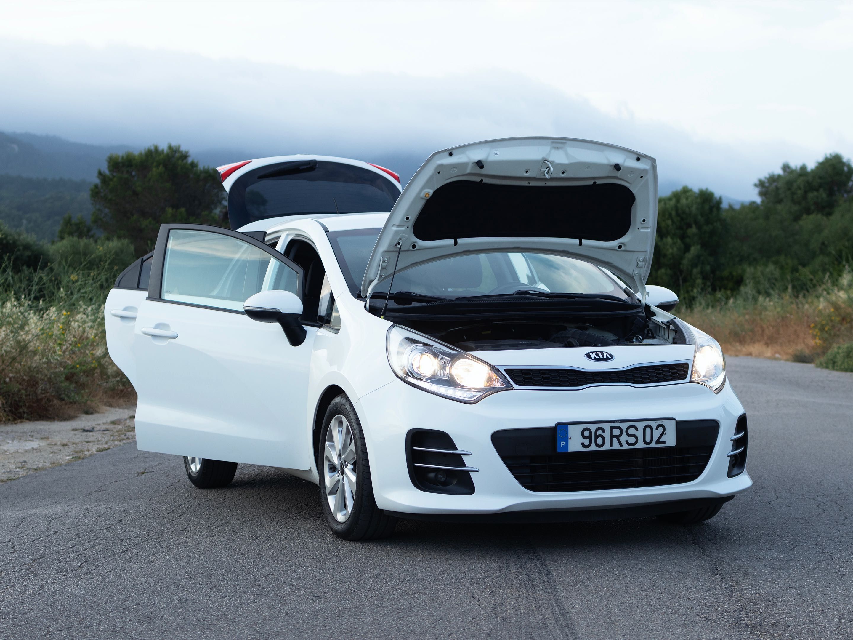 KIA RIO 2016 com 76475km
