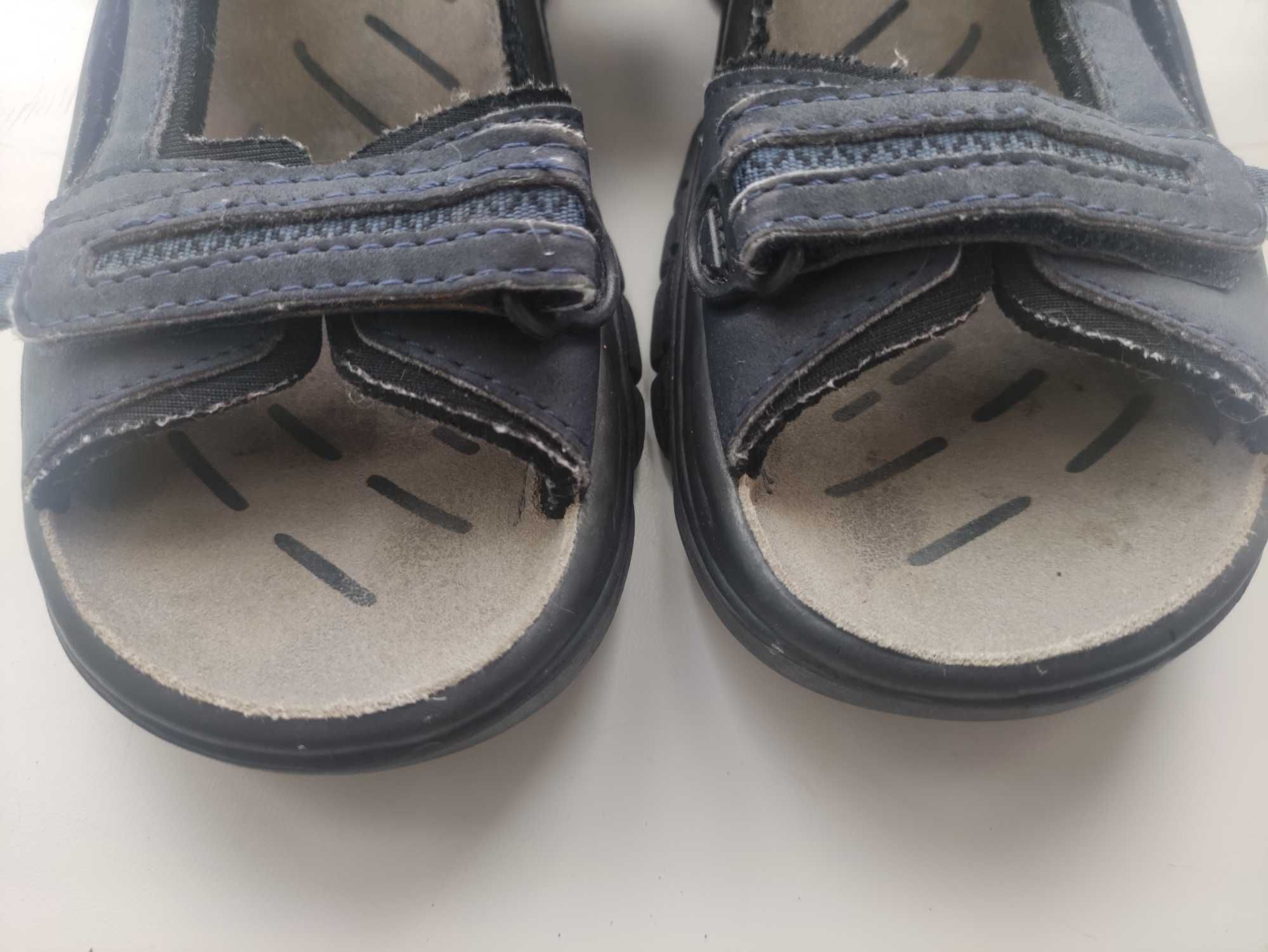 Фирменные босоножки, сандали в состоянии новых