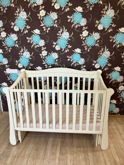 Ліжко для немовлят (кроватка).