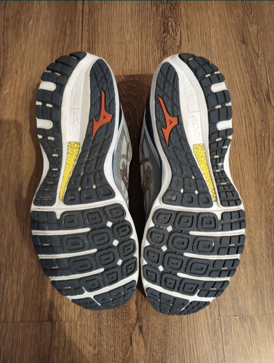 Кроссовки MIZUNO,р.47,стелька 32см.
